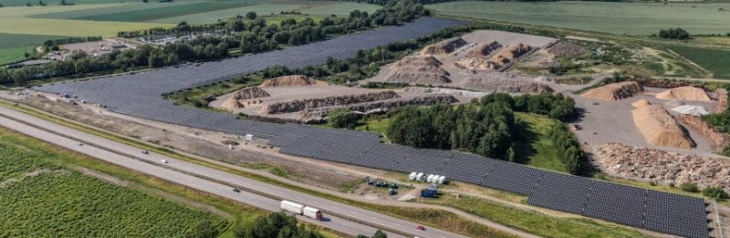 Läs mer om artikeln Första solcellsparken med batterilagring