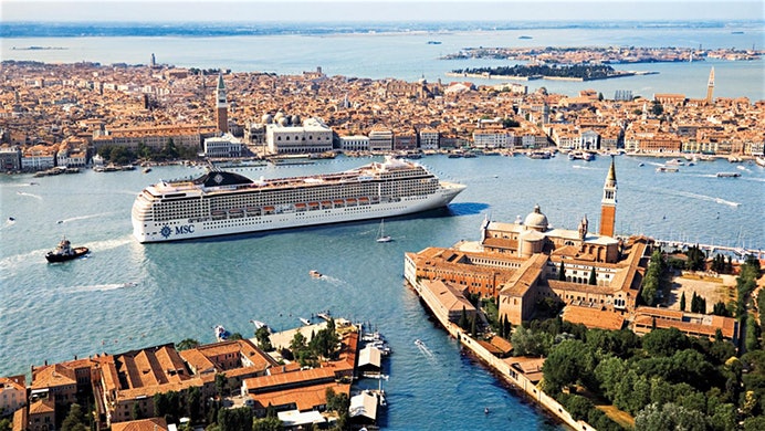 Klima- og turist-belastningen fra krydstogtskibe er et enormt problem i Venedig, der vil bandlyse større skibe fra sine kanaler. (Foto: Pixabay)