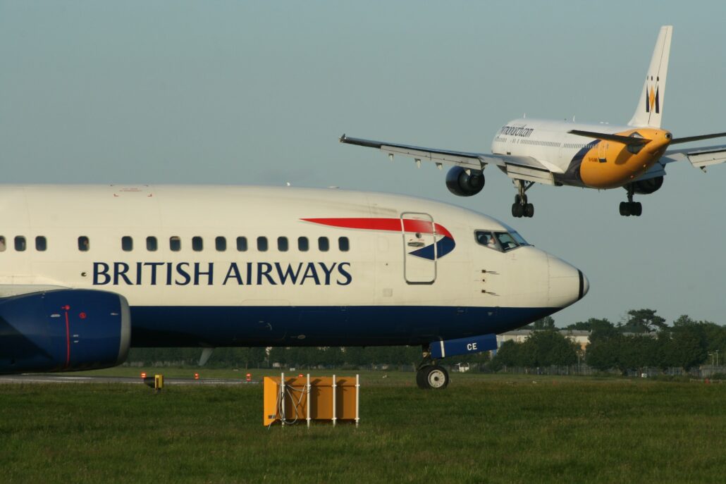Efter seks år gen-indfører British Airways nu gratis te og kaffe til Economy Class passagerer, men ikke på alle ruter. (Foto: Neil Mewes / Unsplash)