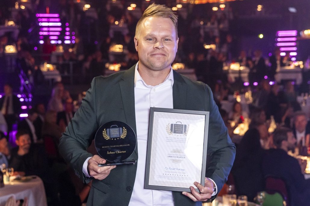 Direktør for SunCircle – Henrik G. Jensen – til Danish Travel Awards, hvor han modtog prisen for “Årets Charterarrangør” til Århus Charter. (Foto: Michael Stub / Danish Travel Media)