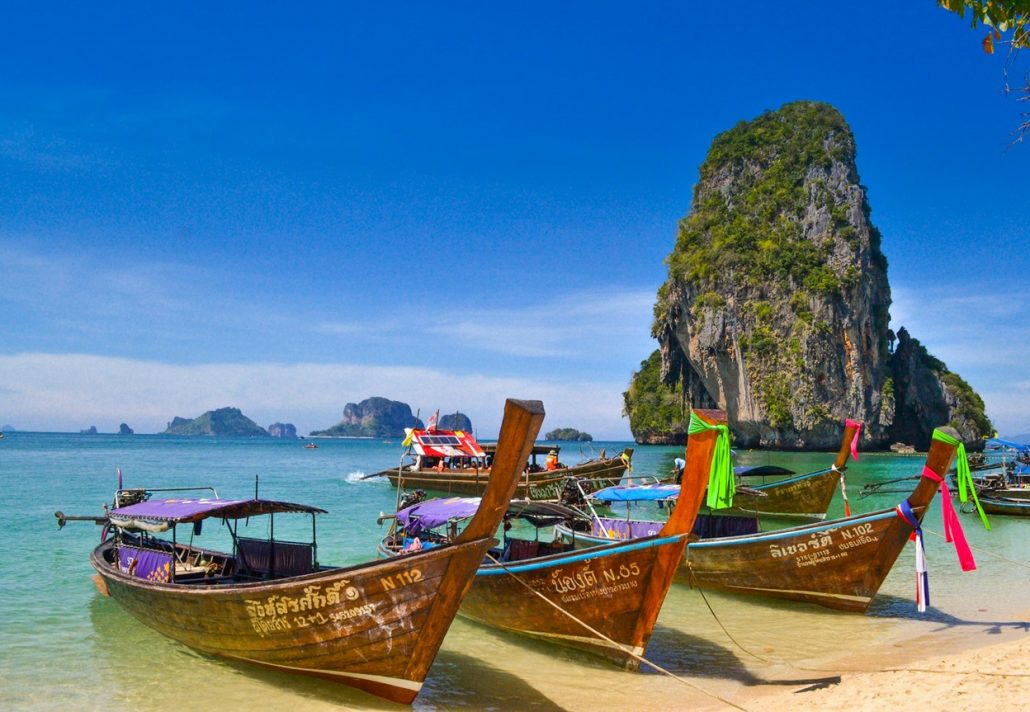 Jyder kører gerne til København for at sikre sig et direkte feriefly til Thailand. (Foto: Sumit Chinchane / Unsplash)