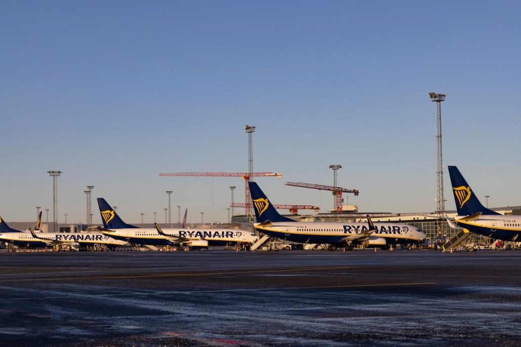 Ryanair plejer at være det flyselskab, der reagerer mest følsomt over for forhøjelser og skatter. Indtil videre er det ikke sket i København, hvor Ryanair for nylig åbnede fire nye ruter, så man kommer op på 29. (Foto: Michael Kidmose / Københavns Lufthavn)