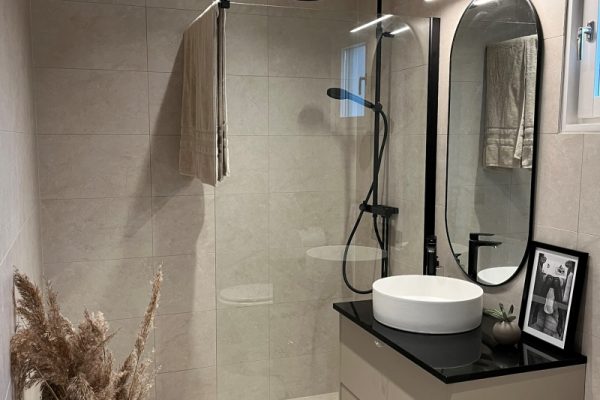 Grund Beige - Badrum dekorplatta