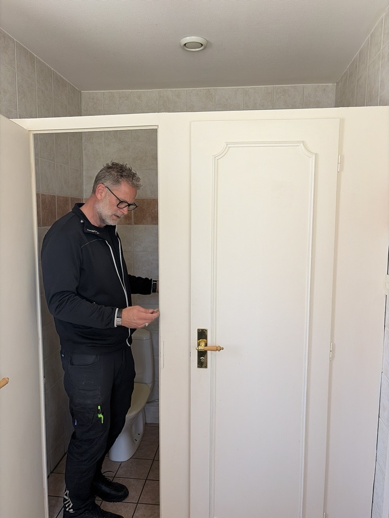 Före renovering — befintliga bås som revs ut, Hotel Chaplin