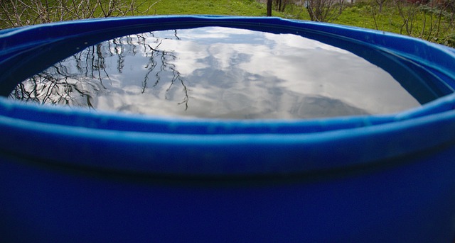 Clean rainwater barrel