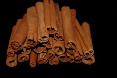 Which insects are attracted to cinnamon?