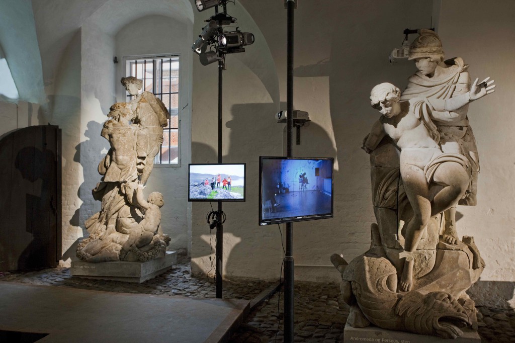 Frans Jacobis to videoværker på udstillingen 'Skilsmissen'. Foto: Erling Jeppesen