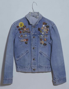 Jeremy Deller: jakke fra 'The Battle of Orgreave Archive (An Injury to one is an Injury to All)', 2001. © Jeremy Deller