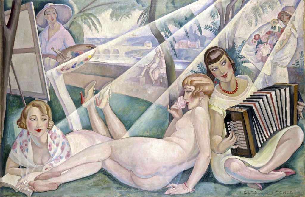 Gerda Wegener: 'En sommerdag', 1927. Dette er, så vidt man ved, det eneste maleri, hvor Einar og Lili optræder samtidig: Einar står ved staffeliet, Lili slænger sig, nøgen og rygvendt, i midten, omgivet af den læsende forlæggerhustru fru Guyot og Rudolph Tegners kone, Elna, på akkordeon. Foto: Bruun Rasmussen Kunstauktioner