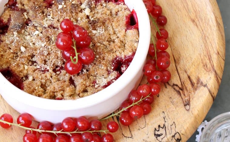 Red Currant Oats Crumble - Truefoodsblog