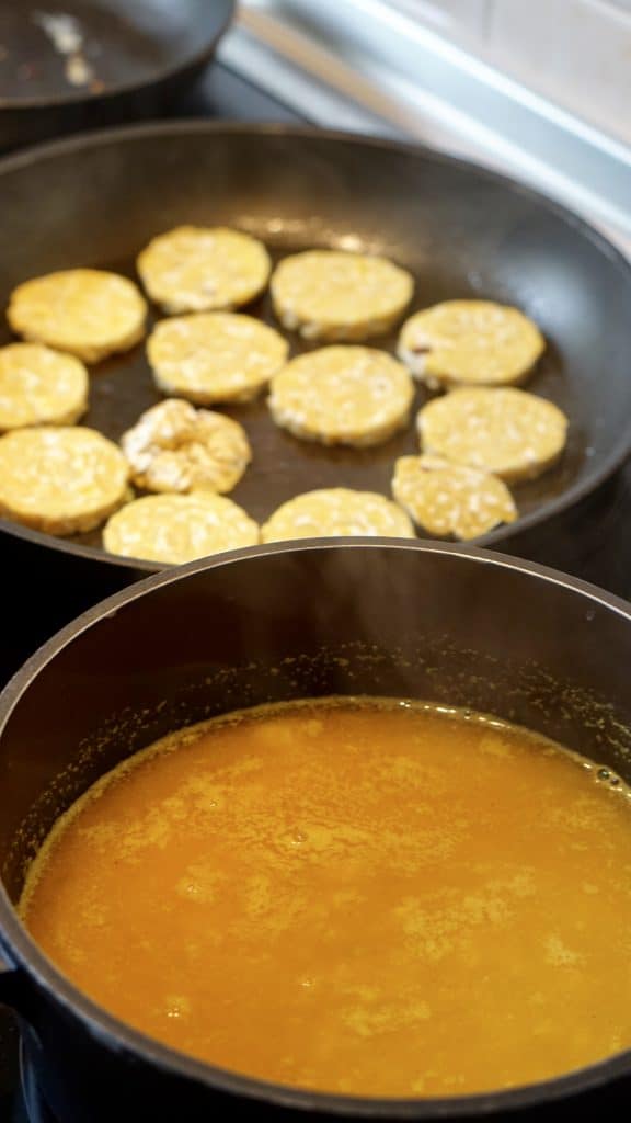 Rice and Tempeh on the stove by Truefoodsblog Rice and Tempeh on the stove by Truefoodsblog