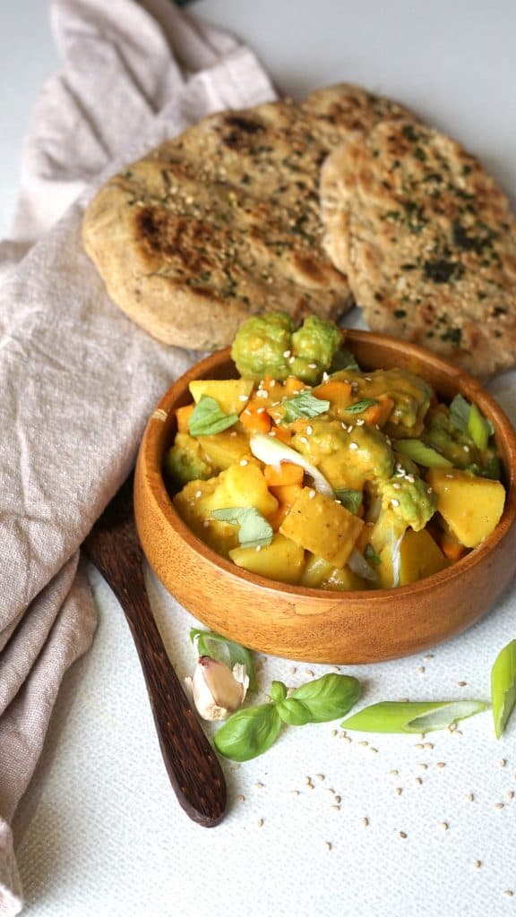 Vegan Green Cauliflower-Potato Curry by Truefoodsblog 3