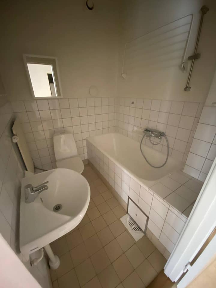 Före bild innan badrumsrenovering