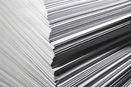 Das richtige Papier für das Drucken einer Bewerbung ist weiß und hat ein spezifisches Gewicht von 90 g pro cm2.