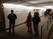 Lasse, Inger och Jan-Eric höll ställningarna på andra sidan fram till klockan 08.00 då ytterligare Tullingepartister anslöt.