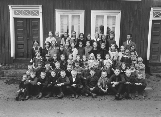 Skoleelever ved Opstad skole i 1922