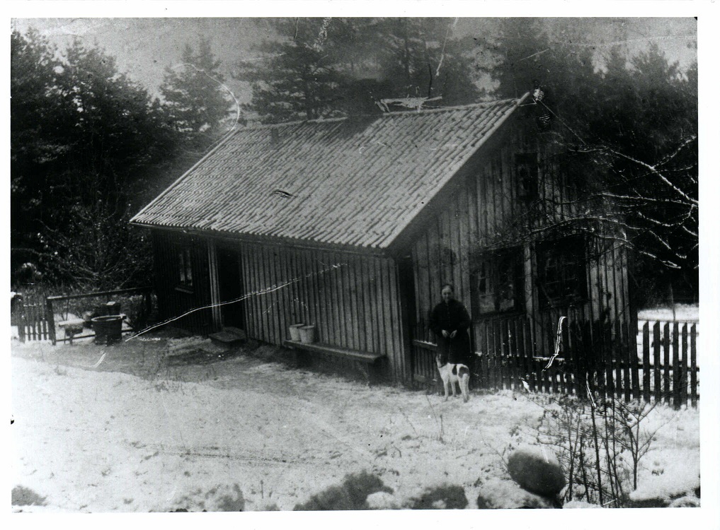 Den gamle husmannsplassen Rabakken. Foto: Utlånt av Per E. Lundh. Fotograf ukjent.