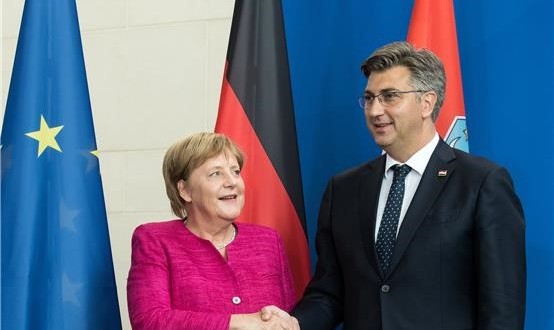 Plenković i Merkel razgovarali o predsjedanju, gospodarstvu i turističkoj sezoni