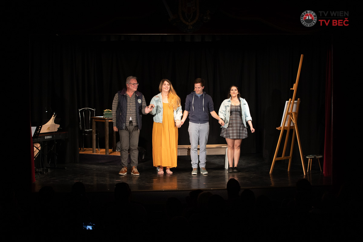 Das Orangenmadchen – Theater-Center Forum