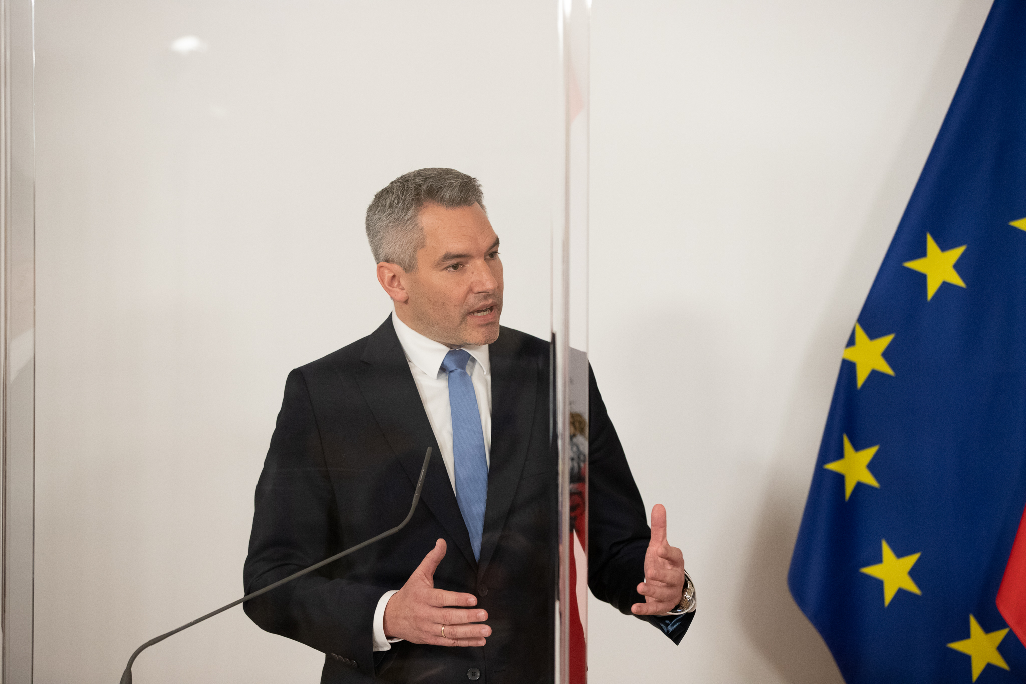 Ministar Nehammer: Austrija ove godine očekuje 30.000 ilegalnih migranata