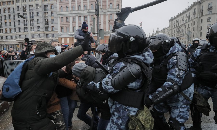 Žestoki prosvjedi u Rusiji: Protiv Putina ustalo više od 40 tisuća ljudi, više od 2.000 privedenih, a među njima i malodobni dječak te supruga Alekseja Navaljnog