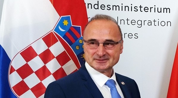 MINISTAR GRLIĆ RADMAN ZA BEČKI KURIER: Za ljetni odmor na Jadranu, kojem će Austrijanci imati neograničen pristup, Hrvatska će biti dobro pripremljena