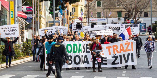 DOSTA IM JE: Prosvjedi protiv epidemioloških mjera u pet hrvatskih gradova