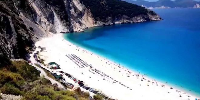 Grčka će ukinuti izolaciju za cijepljene ili negativne turiste iz Europske unije