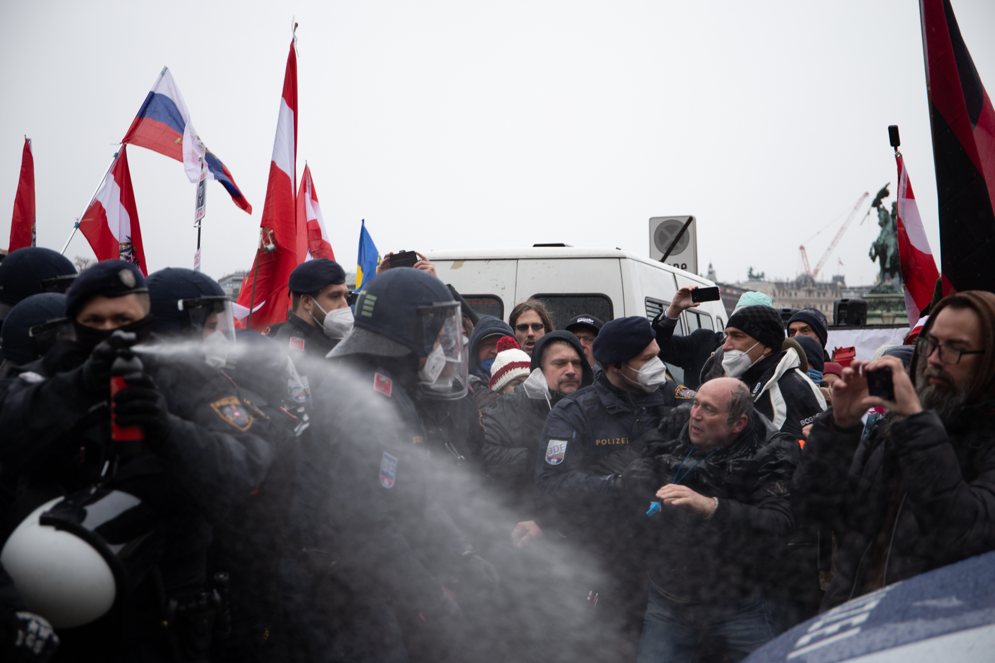 Foto : Korona demonstracije paralizirale promet u gradu Beču