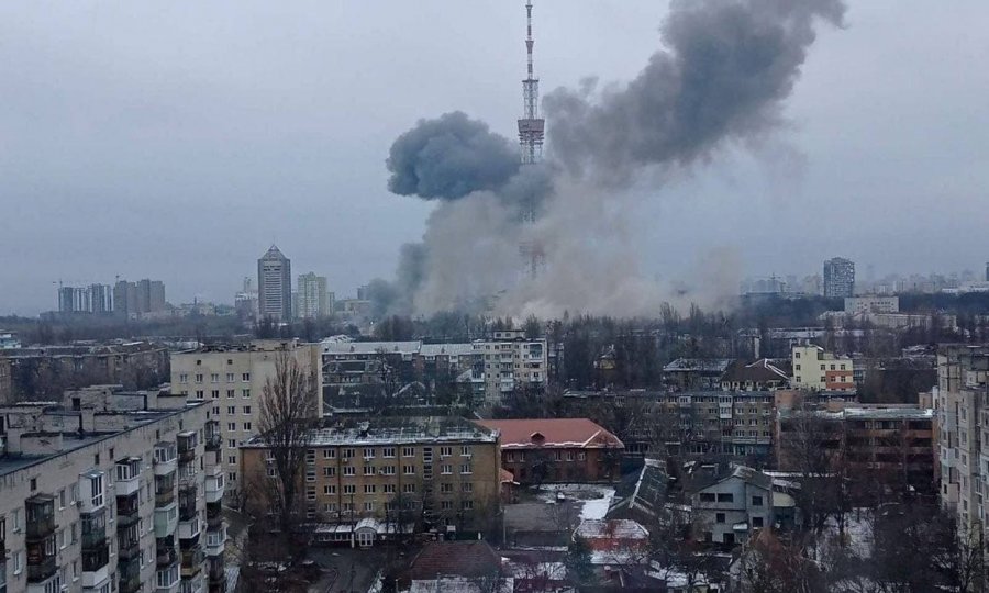 Rusi ušli u Herson, u Kijevu pogođen tv toranj, a u Harkivu uništena zgrada u kojoj je bio slovenski konzulat
