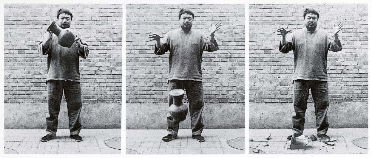 Retrospektiva Aija Weiweija u Beču