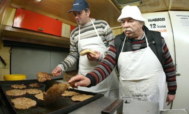 Preminula osječka legenda Jozo Trovač, čiji su hamburgeri ‘liječili mamurluk’