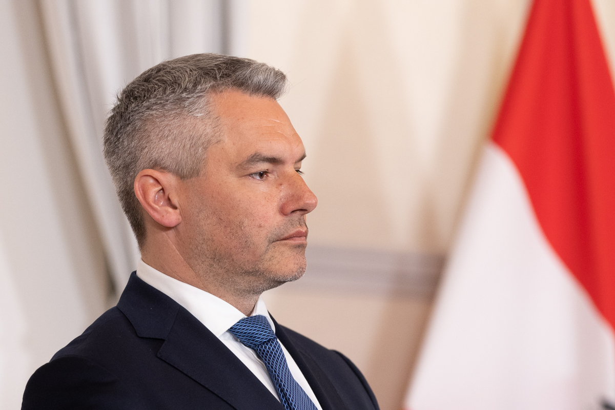 NASLJEDNIK KURZA: Karl Nehammer sa 100 posto glasova postao novi čelnik Narodne stranke Austrije