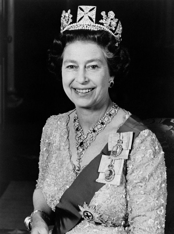 U 97. godini života preminula najdugovječnija britanska vladarica, kraljica Elizabeta II.
