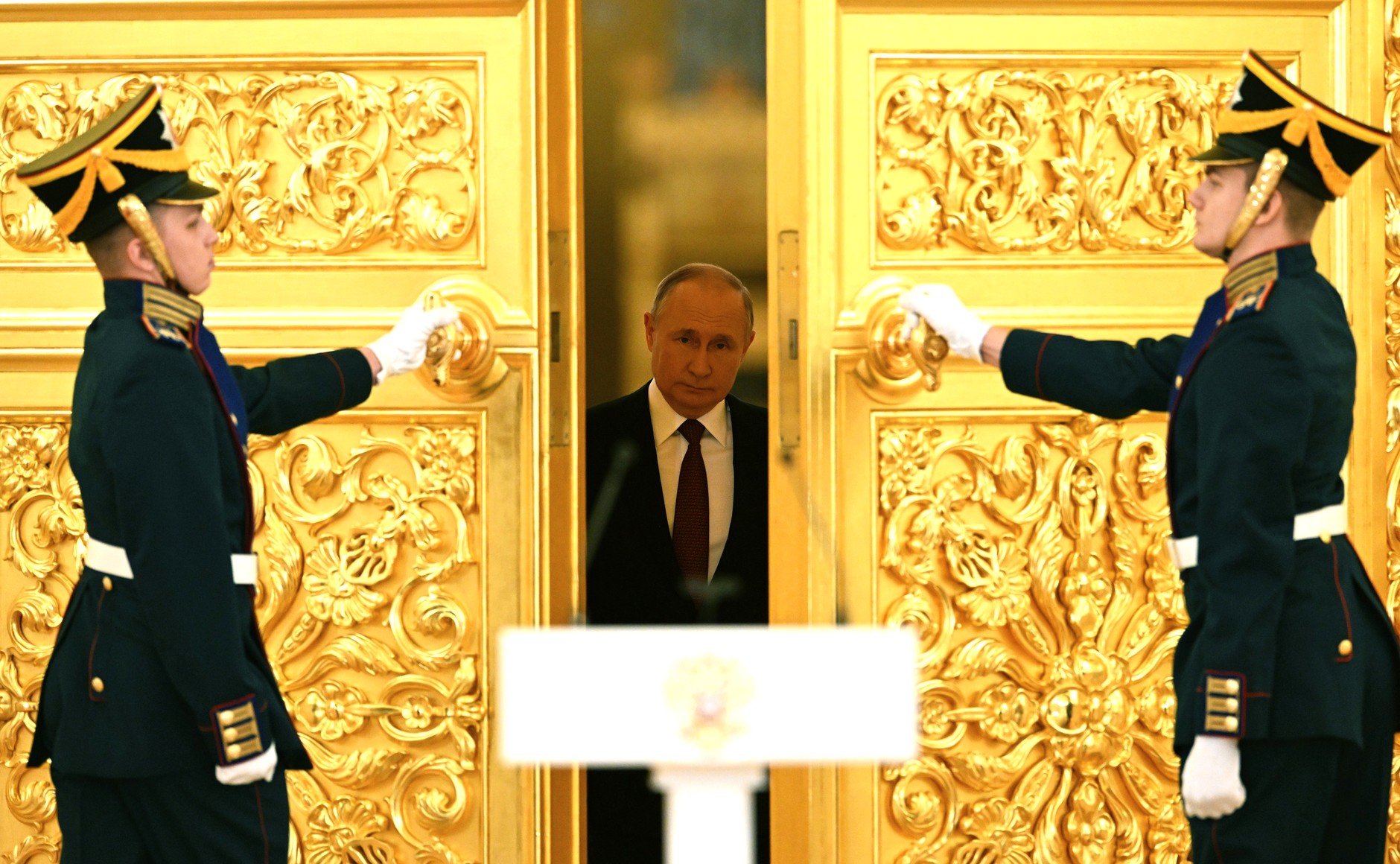 Sve više se priča o napuklinama u Kremlju, dva su načina na koja bi Putin mogao pasti