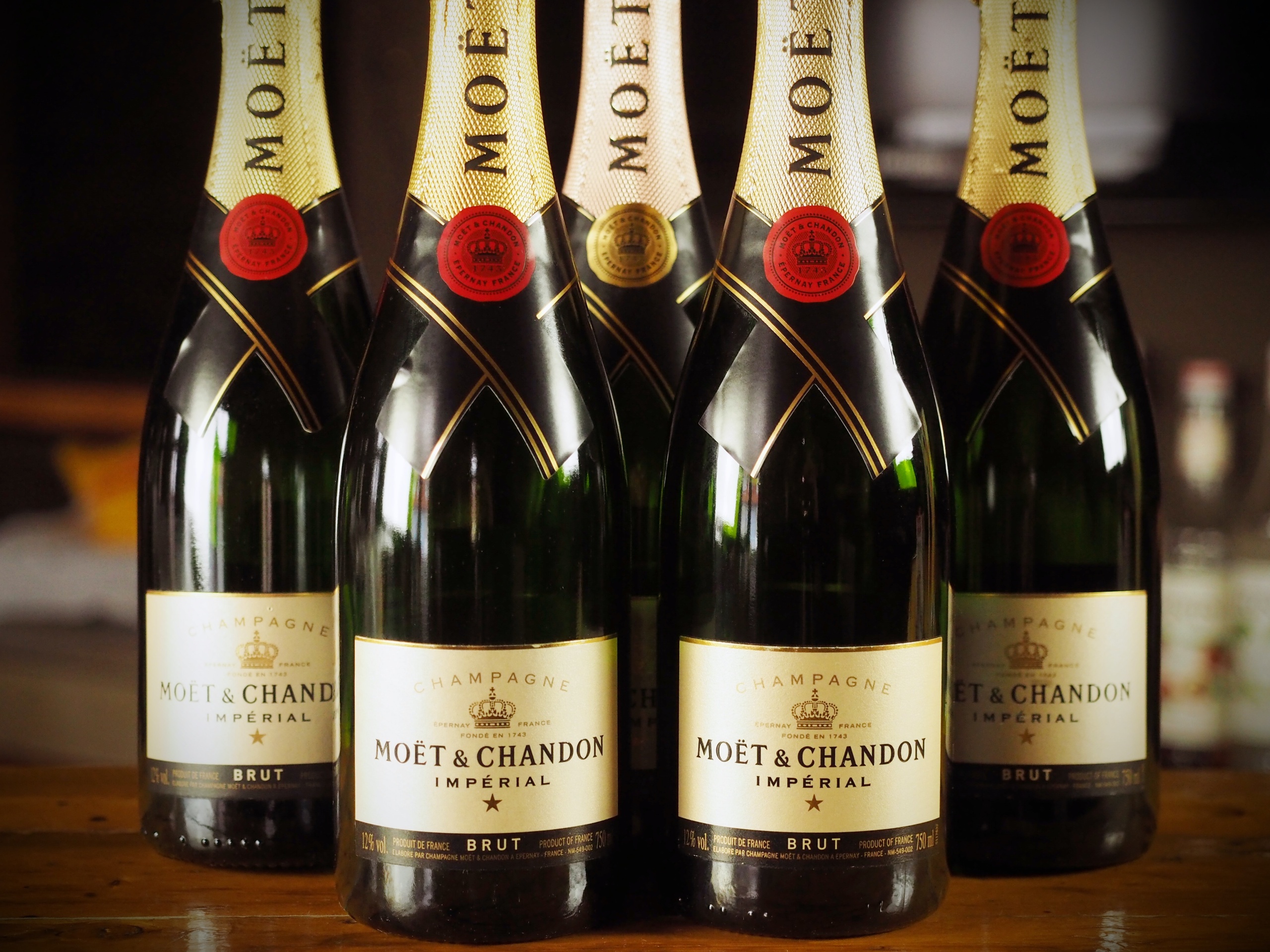 Bogataši isušili podrume, zalihe najskupljih šampanjaca na samom dnu: ‘Ovo je kao pred Veliku depresiju, luksuzne robe se traže kao nikad!’