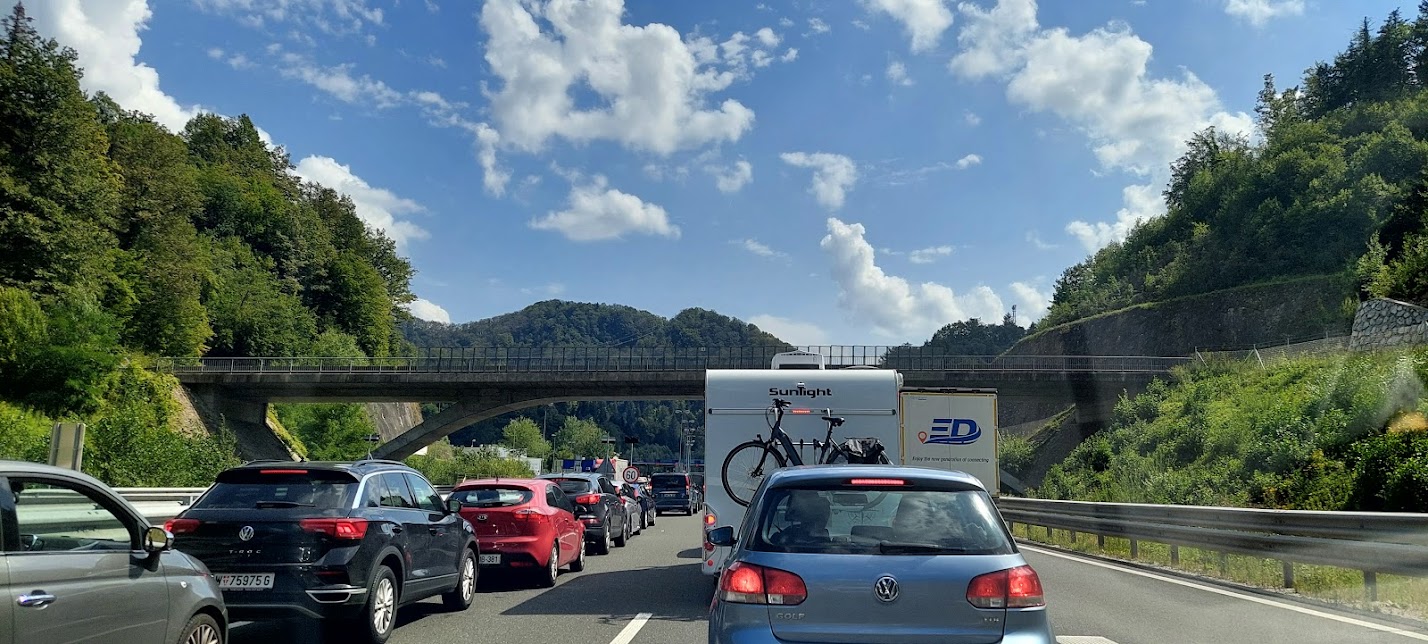Kaos na povratku – kilometarske gužve u Austriji
