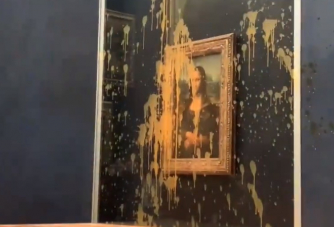 Prosvjednice juhom zalile slavnu Mona Lisu