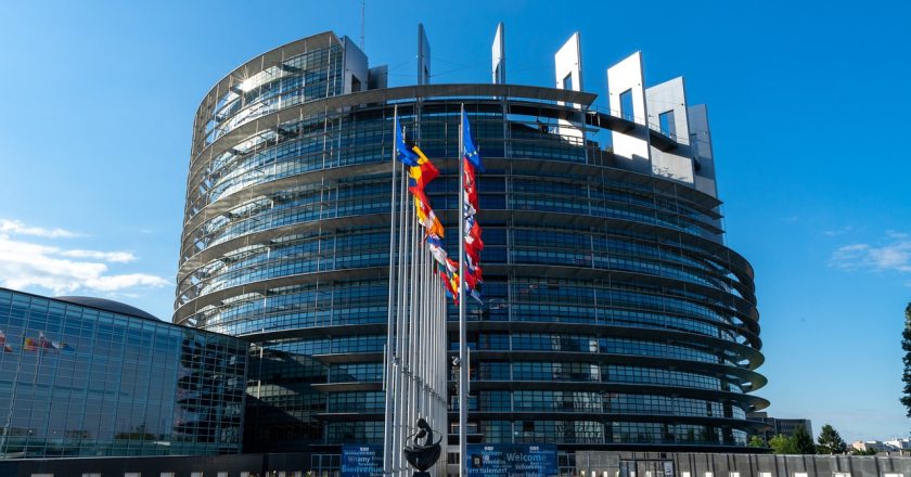 Plaća, dodaci, mirovina… Pogledajte zašto svi žele raditi u EU parlamentu