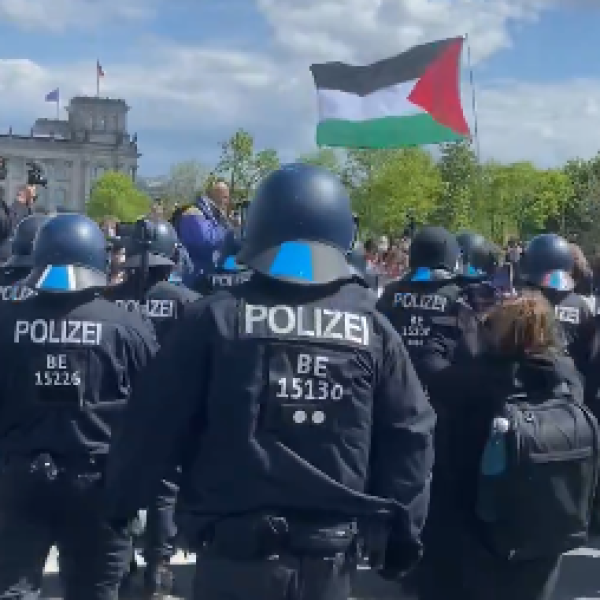 Kaos u Berlinu: Blokade oko parlamenta, policija nasilno uklanja prosvjednike