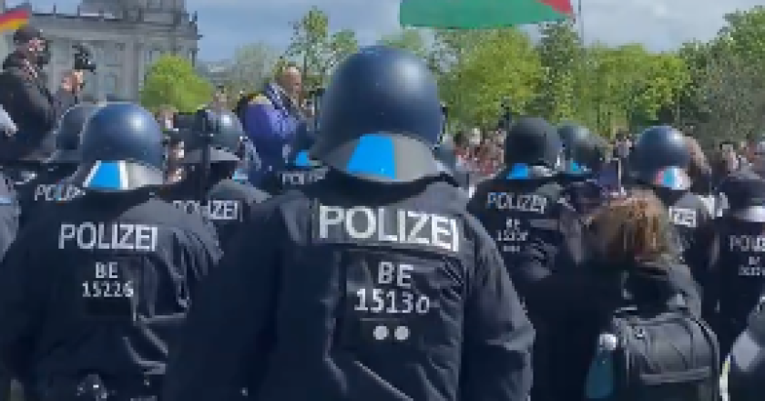 Kaos u Berlinu: Blokade oko parlamenta, policija nasilno uklanja prosvjednike