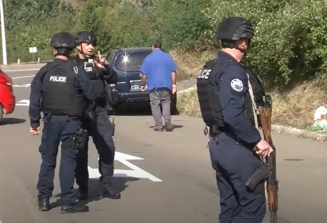 Nema mira na Kosovu: Policija upala u zgradu općine i uhitila dvoje ljudi