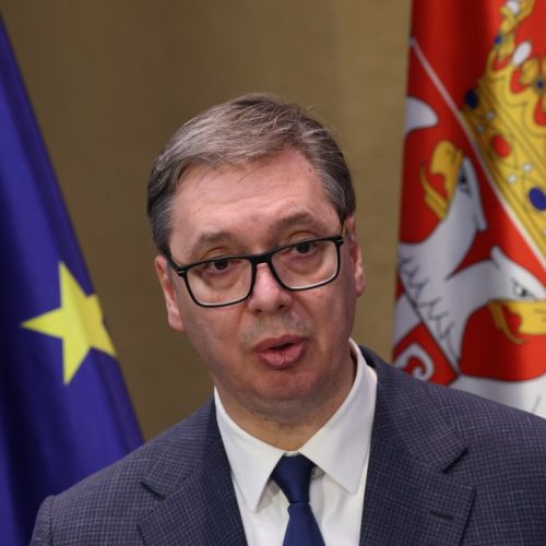 Vučić traži hitnu rekonstrukciju vlade, želi da pola ministara ode: ‘Sa studentima ću odigrati šah, sve ću pomilovati’