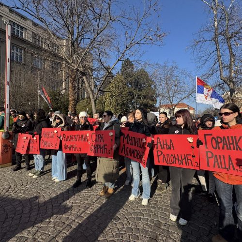 Počela blokada u Novom Sadu, blokiran i najprometniji most u Beogradu