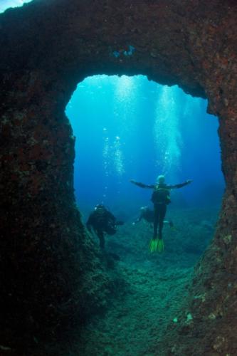 Diver in a cave - dancing? 