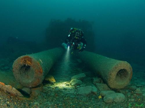 SS Audacious,, sunk in 1914. This is a classic shot of the 13.5-inch (343 mm) Mark V gun, which remains on the seabed.