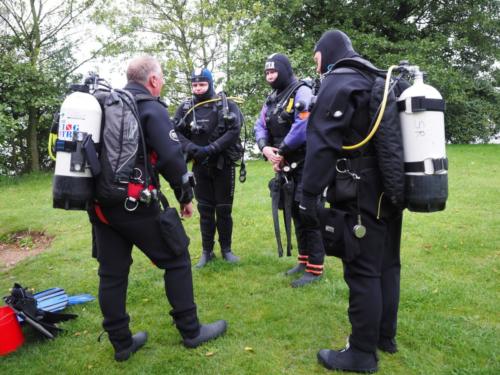 Briefing ocean divers before a glorious dip in Ellerton! 