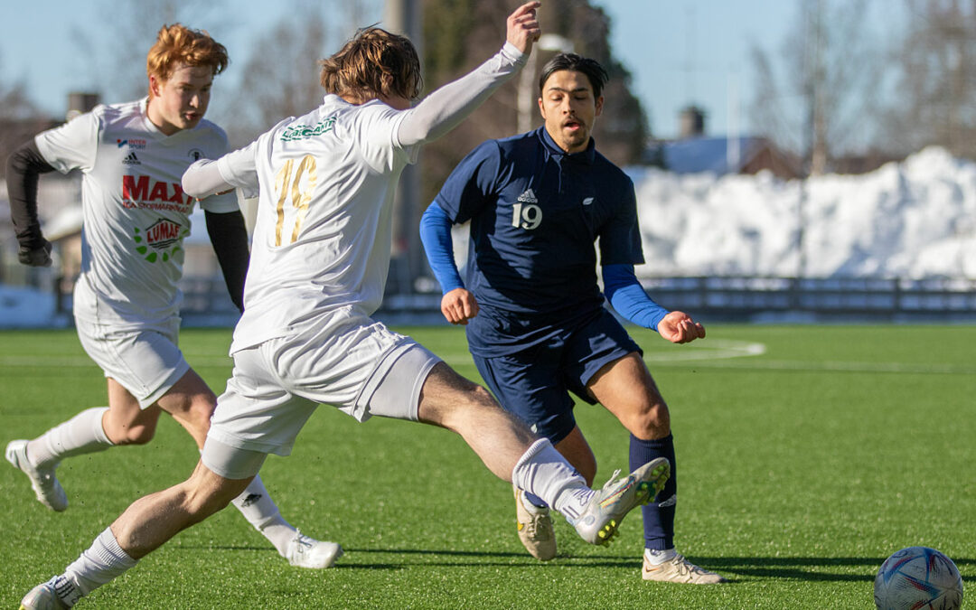 Umeå FC vinnare i utomhuspremiären
