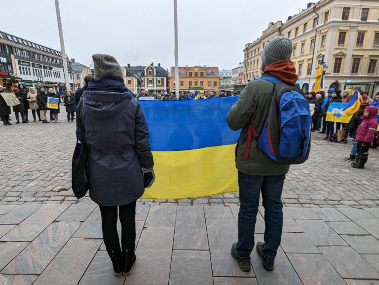 Two people with ukrainian