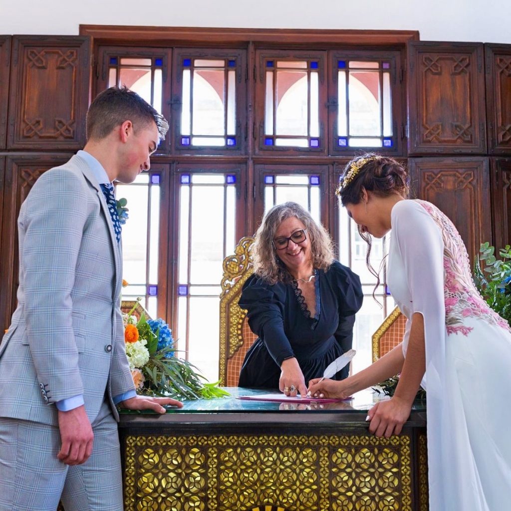 What's the difference between a Celebrant and a Registrar?